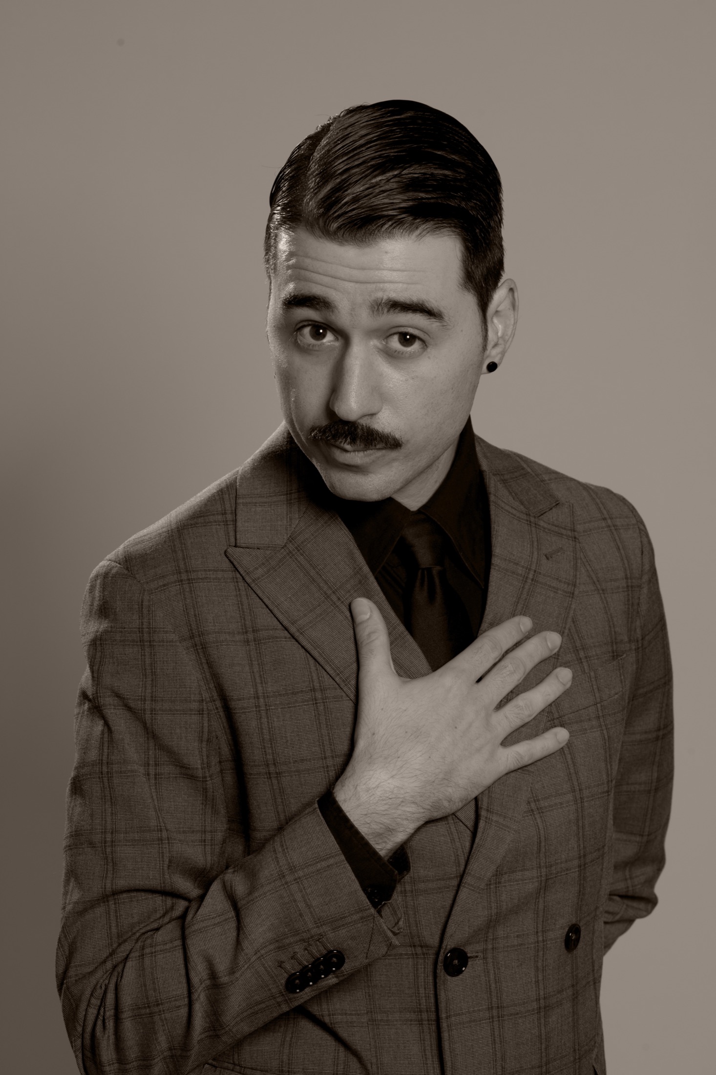 Retrato en blanco y negro de laicHa